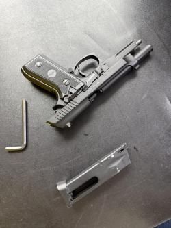 Пневматический пистолет Gletcher BRT 92FS Auto (Beretta 92)